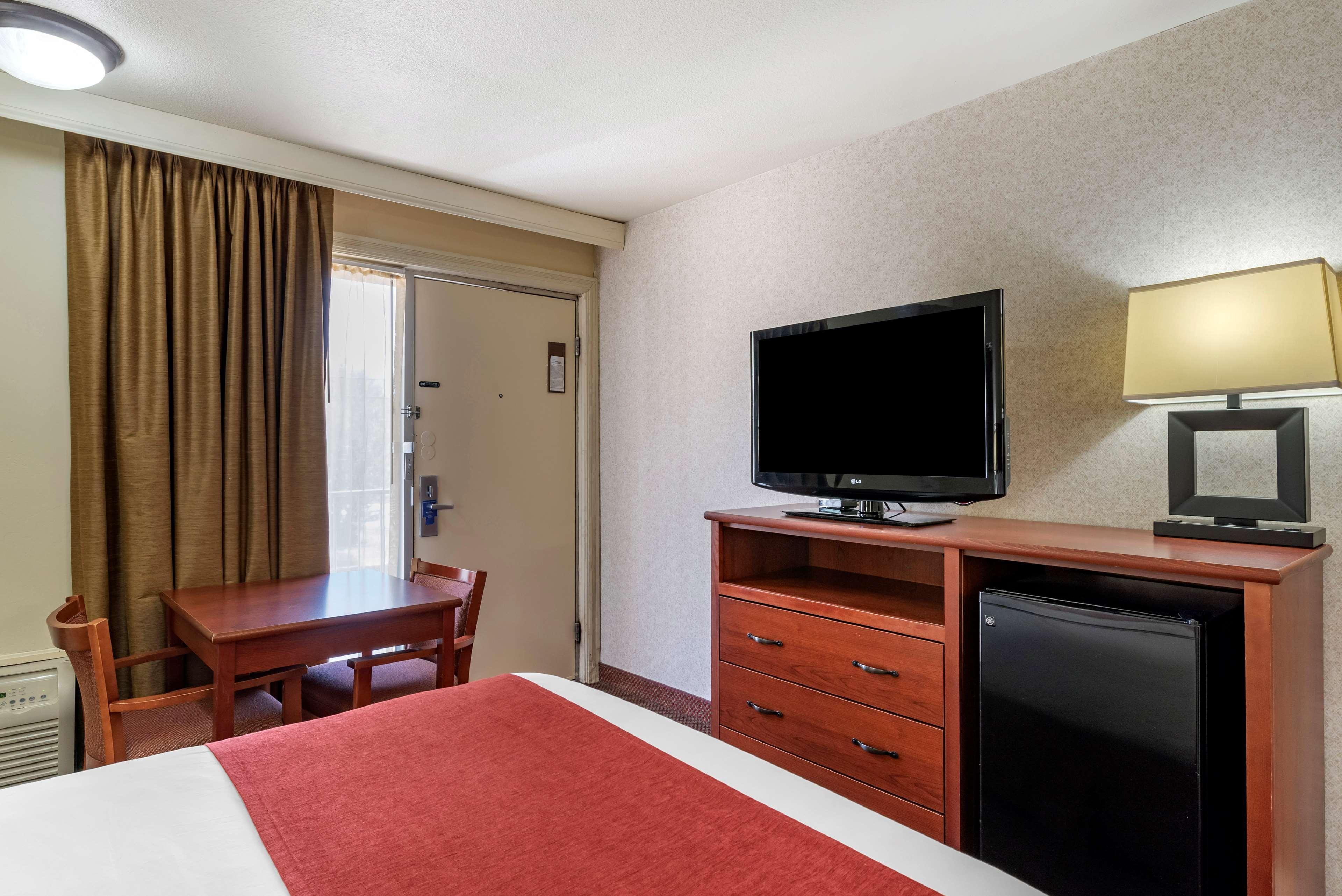 Best Western Sherwood Inn Clarksville Eksteriør billede